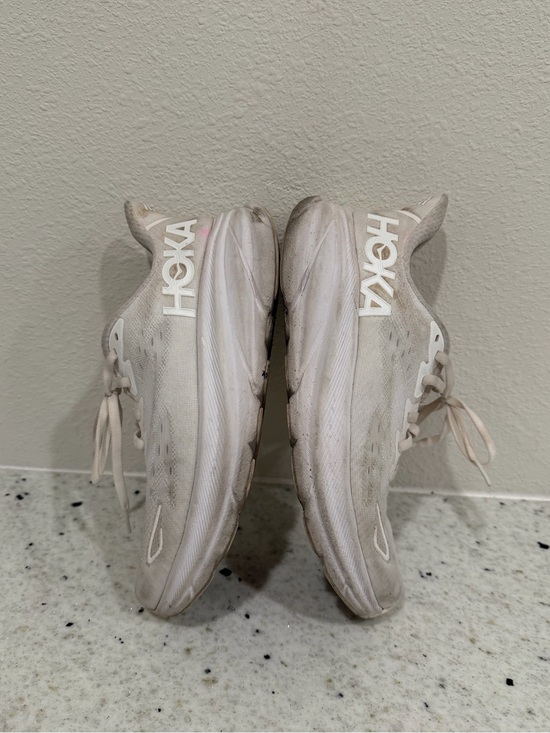 Hoka One One Shoes - Hoka One One Clifton 9 white & cream sneakers